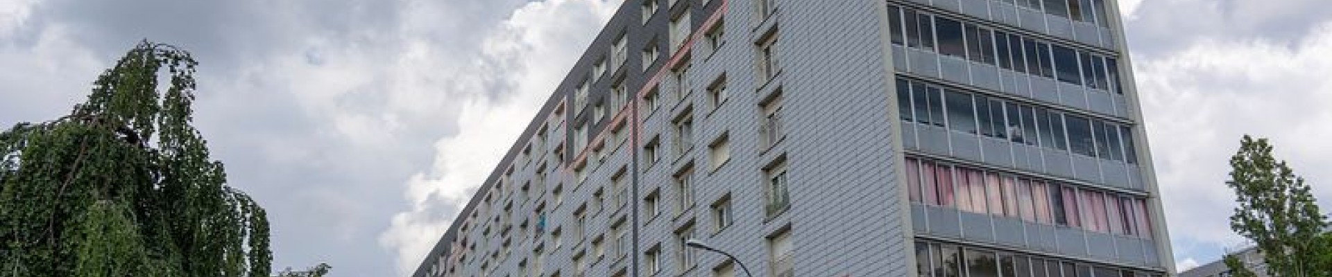 Un immeuble de grande taille 