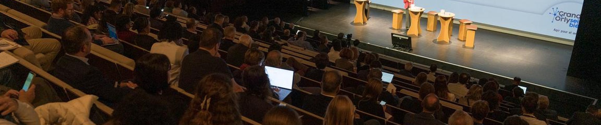 Près de 300 acteurs économiques se sont retrouvés aux Assises du développement économique - vue de la halle de la Manufacture des Oeillets à Ivry-sur-Seine