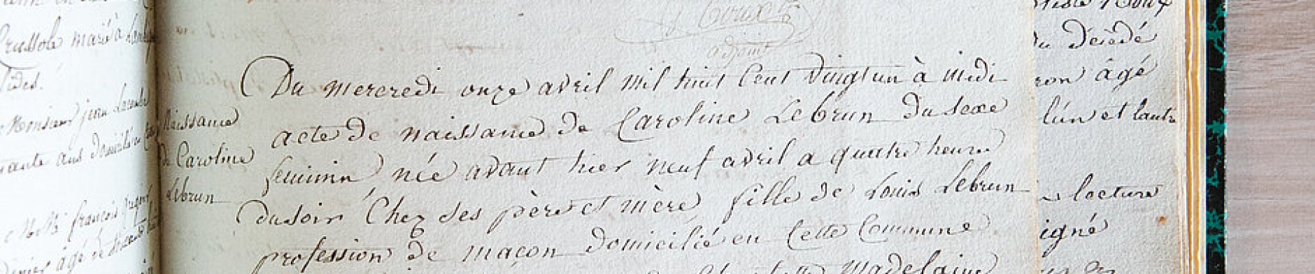 Ancien registre d'état civil, écrit à la main