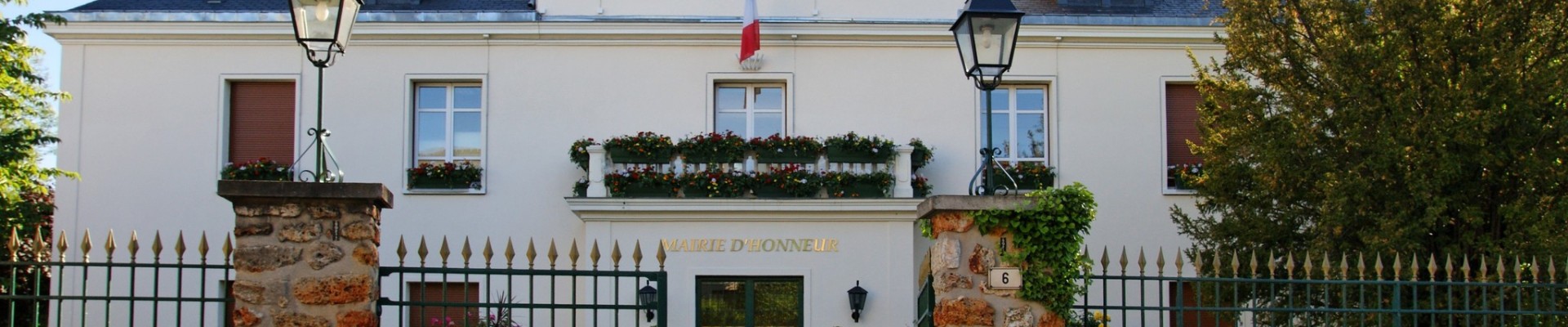 Façade la mairie d'honneur