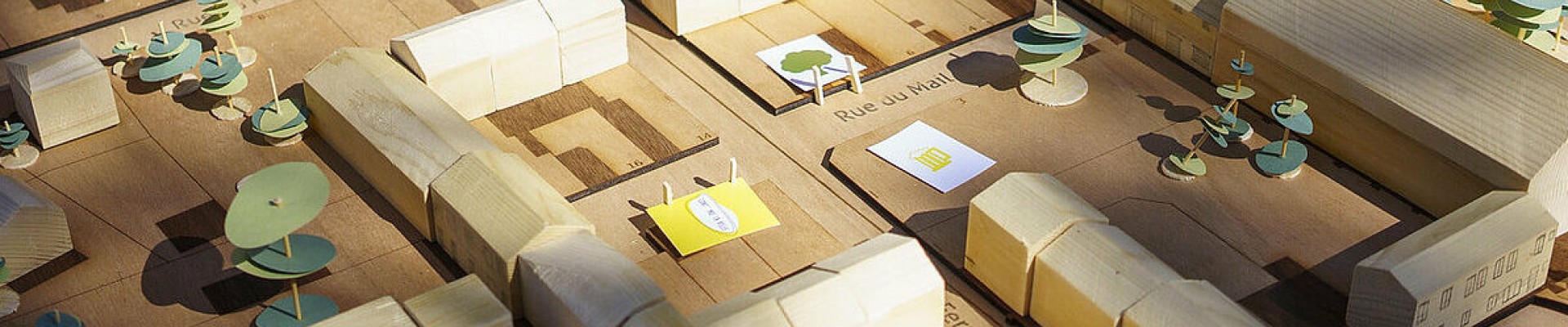 Maquette en bois et papier de la ferme de Contin