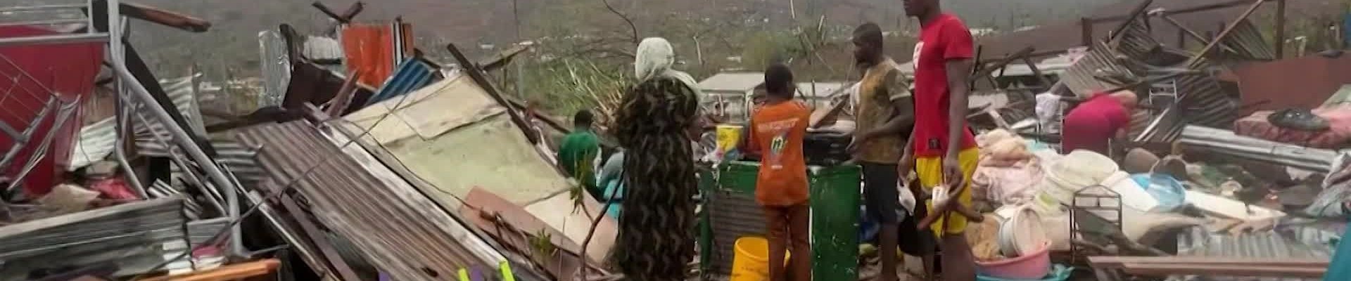 village en ruine à Mayotte suite au passage du cyclone Chido