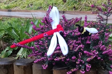 abeille et libellule en décoration