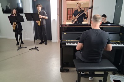 Enlarge image 22 of 40, modal window