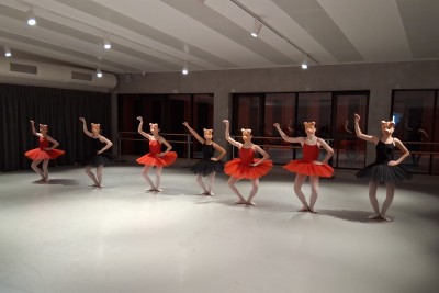 Enlarge image 27 of 40, modal window