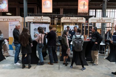 Près de 300 acteurs économiques se sont retrouvés aux Assises du développement économique - stands de jeunes entreprises du territoire dans la halle de la manufacture des oeillets à Ivry-sur-Seine - Agrandir l'image 1 sur 9, fenêtre modale