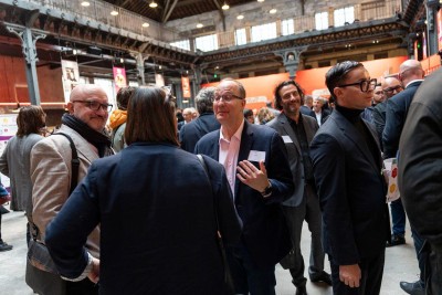 Près de 300 acteurs économiques se sont retrouvés aux Assises du développement économique - discussions dans la halle de la manufacture des oeillets à Ivry-sur-Seine - Agrandir l'image 6 sur 9, fenêtre modale