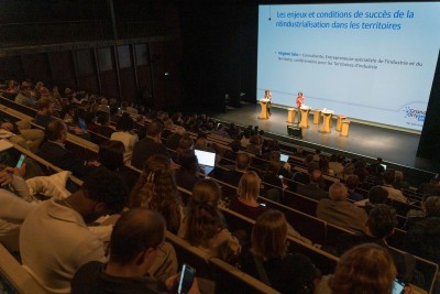 Près de 300 acteurs économiques se sont retrouvés aux Assises du développement économique - intervenants sur scène - Agrandir l'image 7 sur 9, fenêtre modale