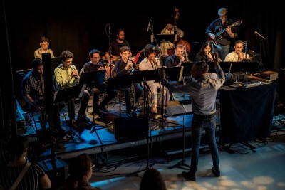 Enlarge image 1 of 3, modal window