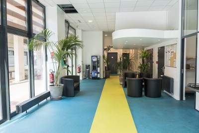 hall d'entrée de la Fabrique - Agrandir l'image 1 sur 8, fenêtre modale