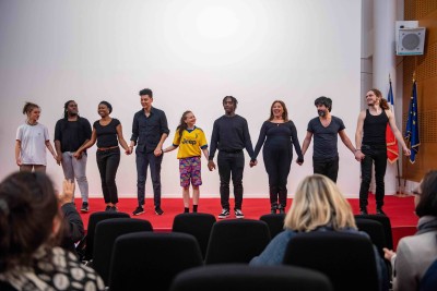 Agrandir l'image 2 sur 16, fenêtre modale