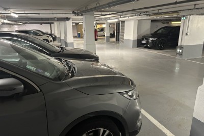 Enlarge image 7 of 8, modal window