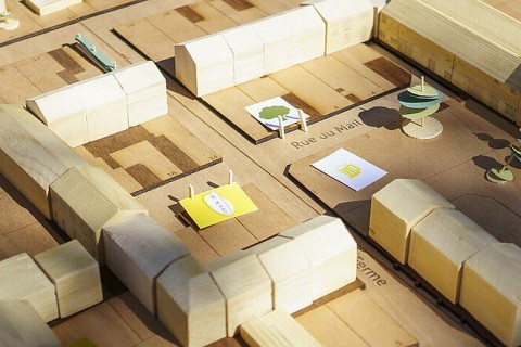 Maquette en bois et papier de la ferme de Contin