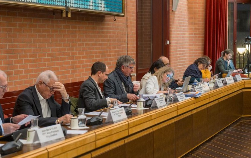 Conseil territorial en séance